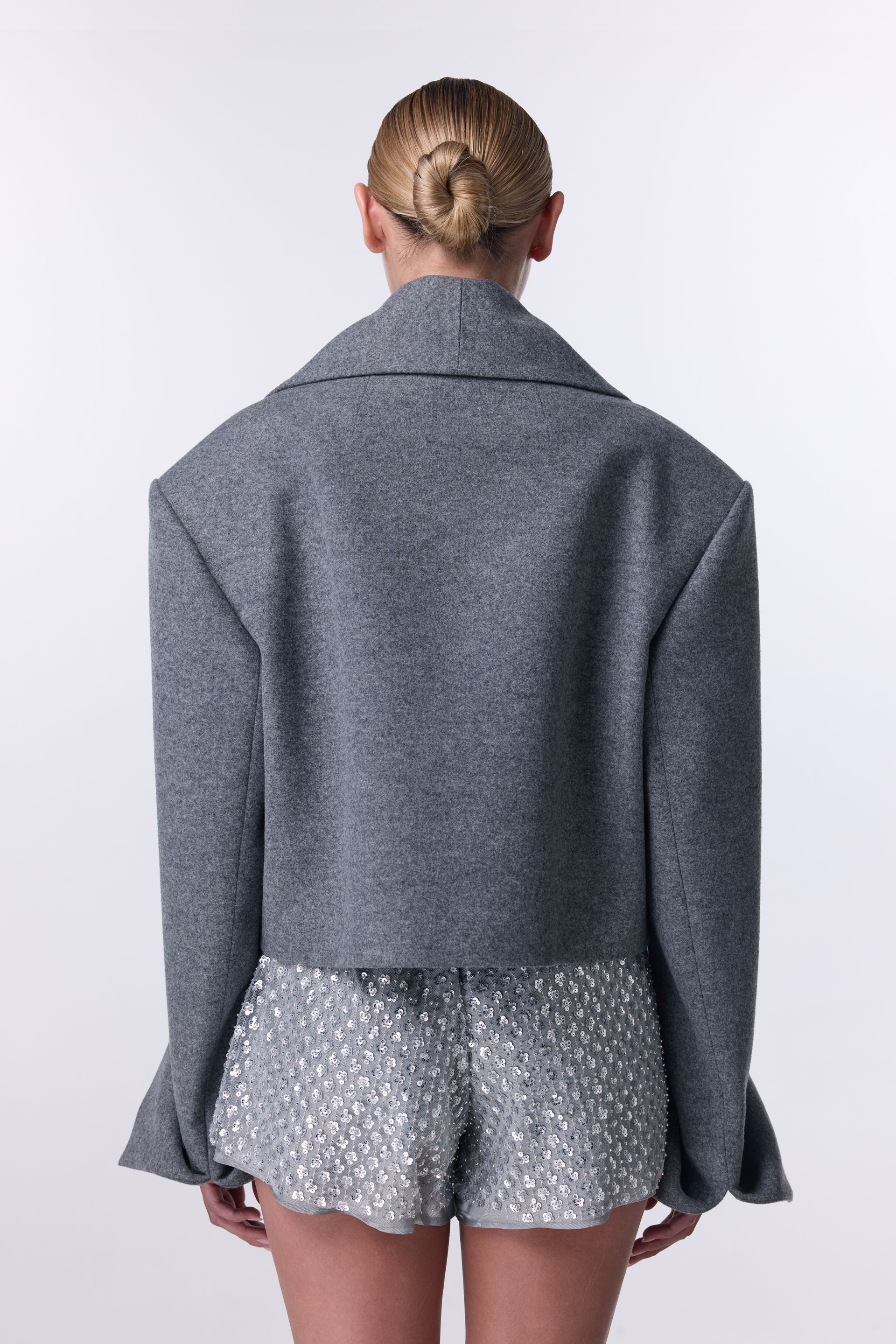 Szary płaszcz żakietowy Gliding BÁZHANE, krótki dwurzędowy krój z szerokimi klapami